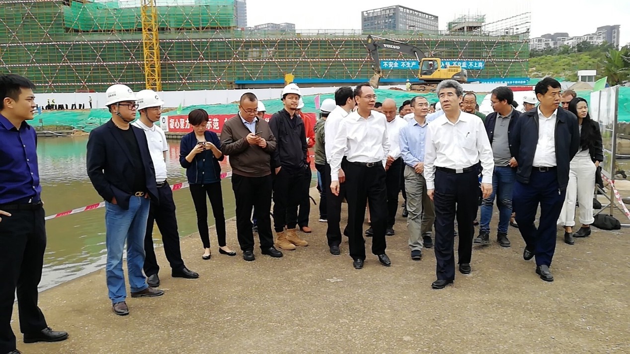 深圳市委常委、常務(wù)副市長劉慶生考察港灣工程公司大沙河生態(tài)長廊景觀項(xiàng)目