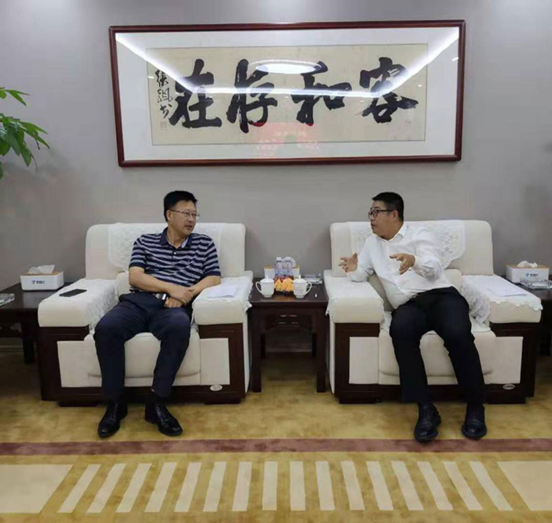 黃岡市住建局局長王日輝一行蒞臨港創(chuàng)建材公司指導交流