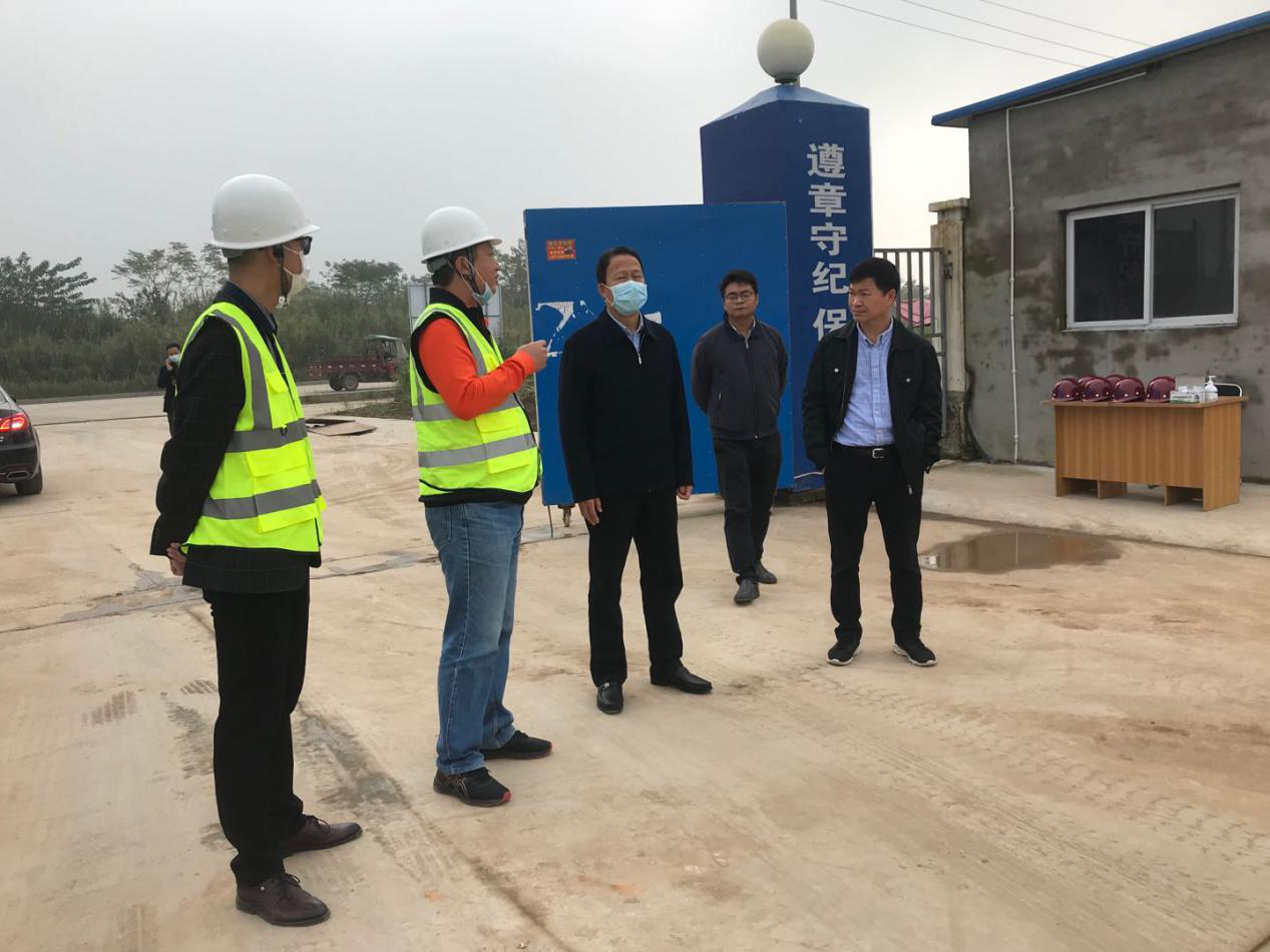 湖北省人大常委會(huì)副主任、黃岡市委書記劉雪榮一行蒞臨黃岡港創(chuàng)公司視察工作